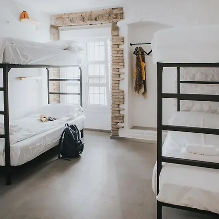 Hostal Option Be *